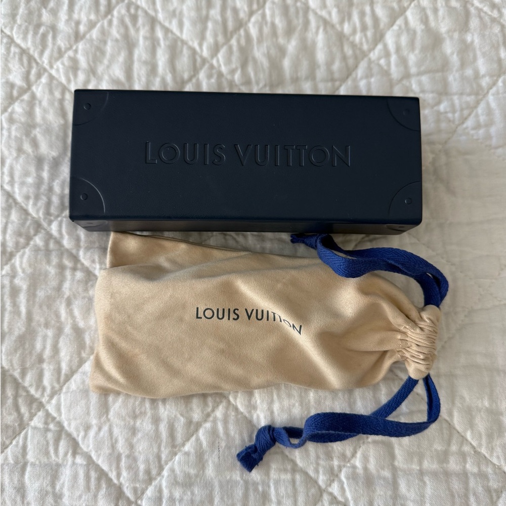 Louis Vuitton Gold/Gray Monogram Grease Aviator Sunglasses Z1172W - Picture 8 of 15